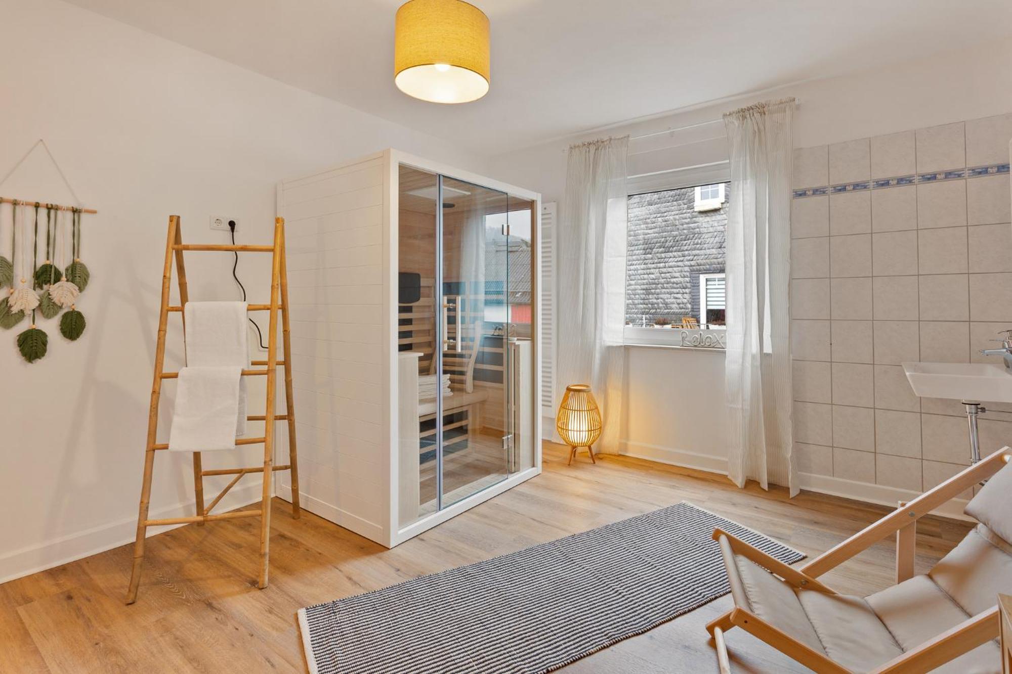 Gipfelstuermer Winterberg-Niedersfeld Mit Infrarotsauna, Yoga, Netflix, Wlan Buitenkant foto